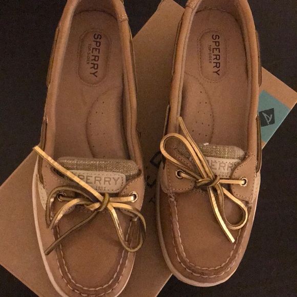 Sperry Shoes - Gold Top Slider Sherry’s Sperry Shoes - Gold Top Slider Sherry’s
